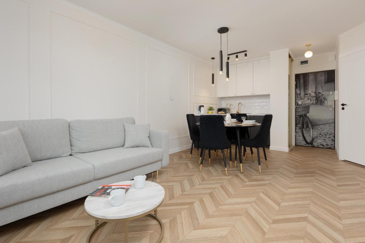 Moniuszki One-bedroom By Renters * Warsaw