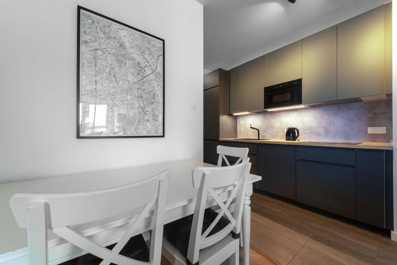 Charming Close To The Center Apartment *