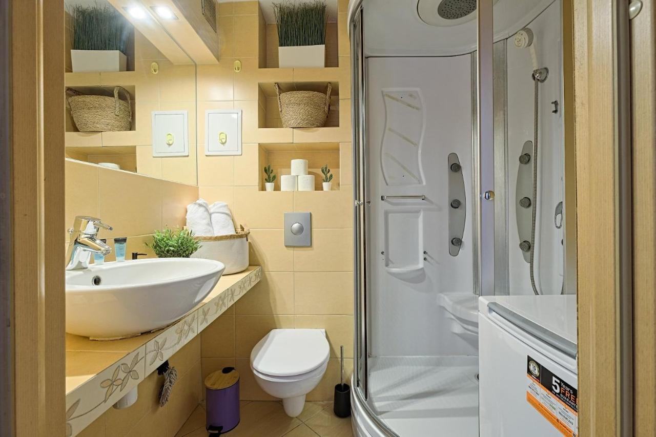 2br Apt Balcony Tamka 17 Ac Apartment Warsaw