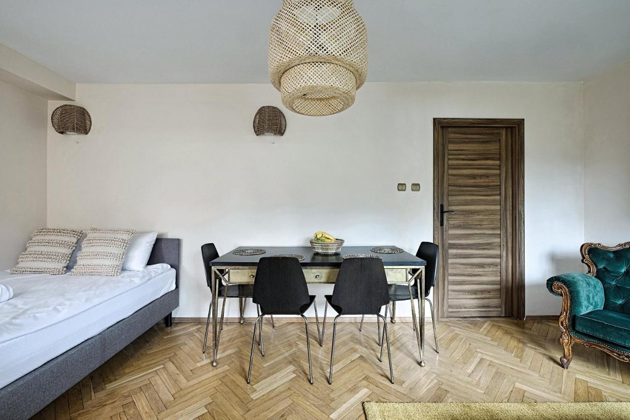 2br Apt Balcony Tamka 17 Ac Apartment *