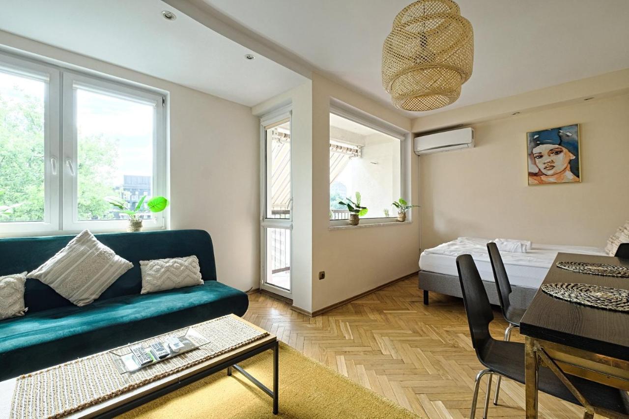 2br Apt Balcony Tamka 17 Ac