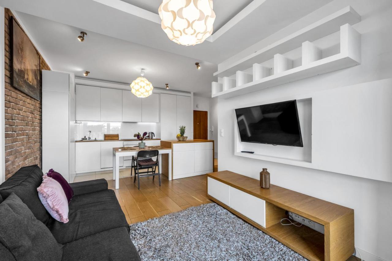 Spacious 2 Bedroom Ac Dalanowska 46 Varsóvia