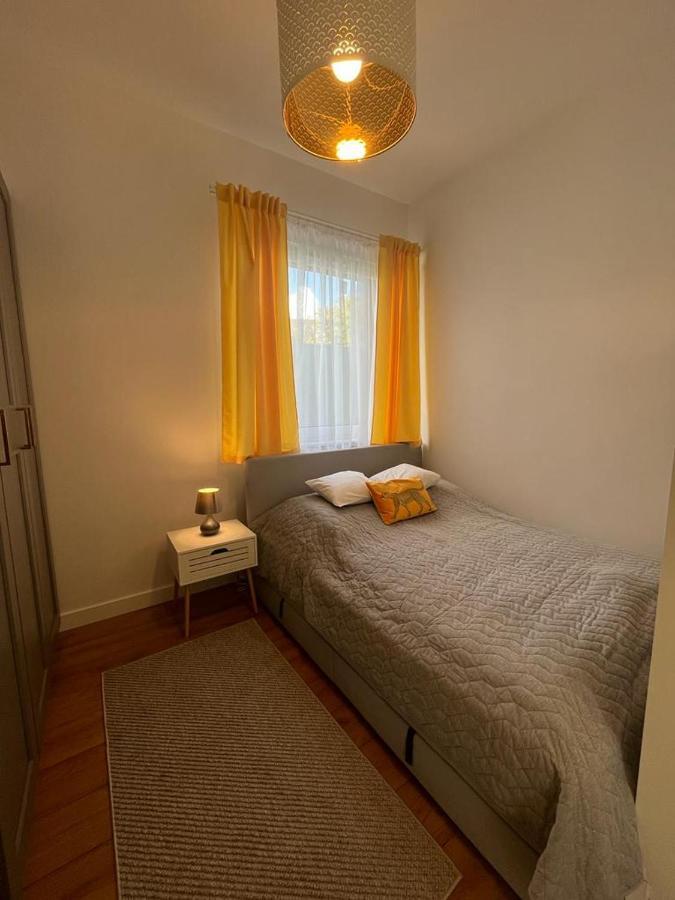 Apartment R House - Brand New With Patio And Garage