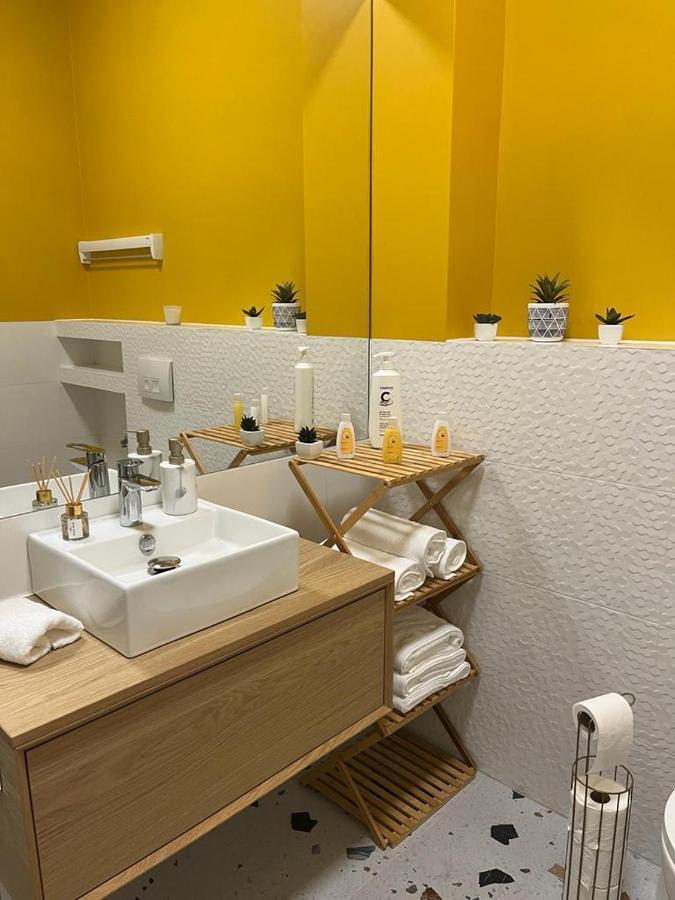 Apartment R House - Brand New With Patio And Garage Warsaw