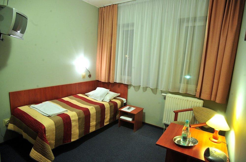Zlote Deby 3* Warsaw