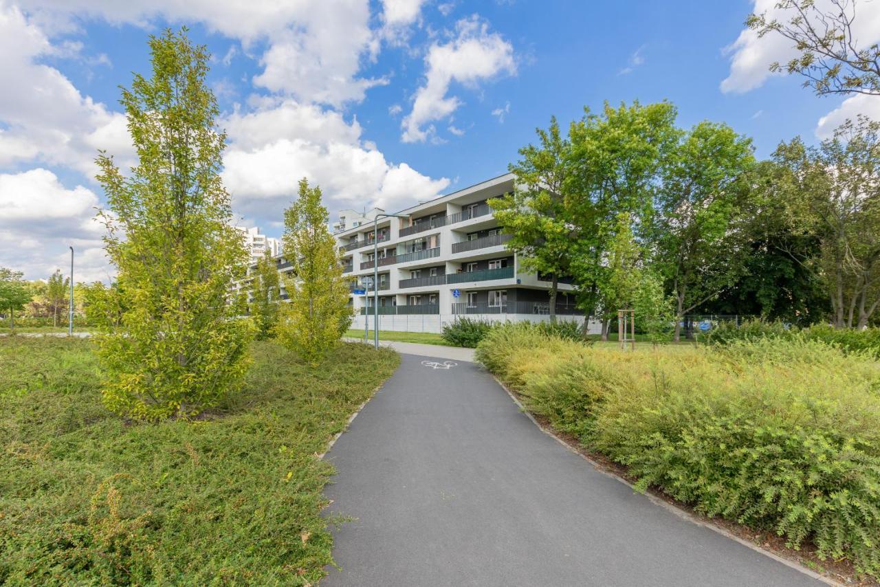 Metro Targowek Spacious With Parking By Renters *
