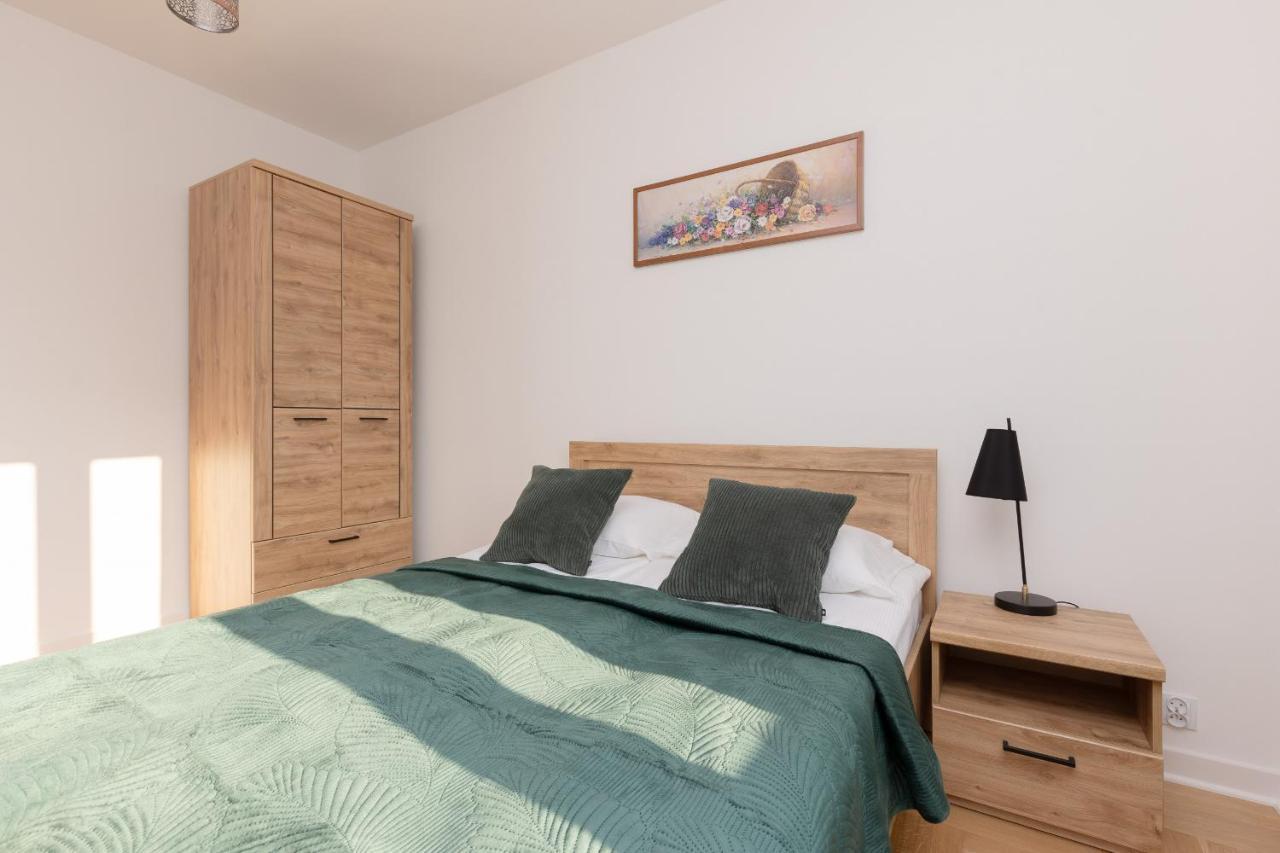 Apartament Ursus Spacious Two-bedroom By Renters Warszawa