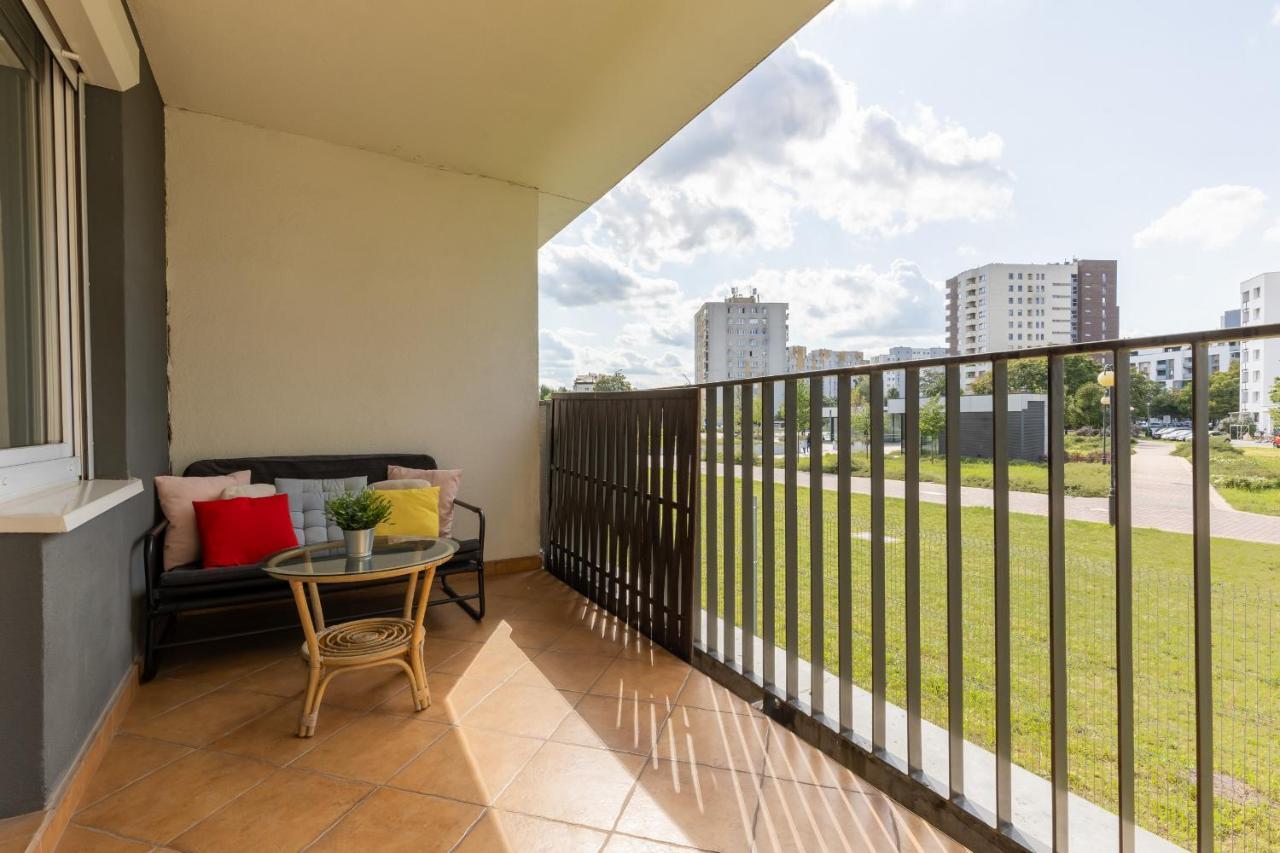 Metro Targowek Spacious With Parking By Renters Warsaw
