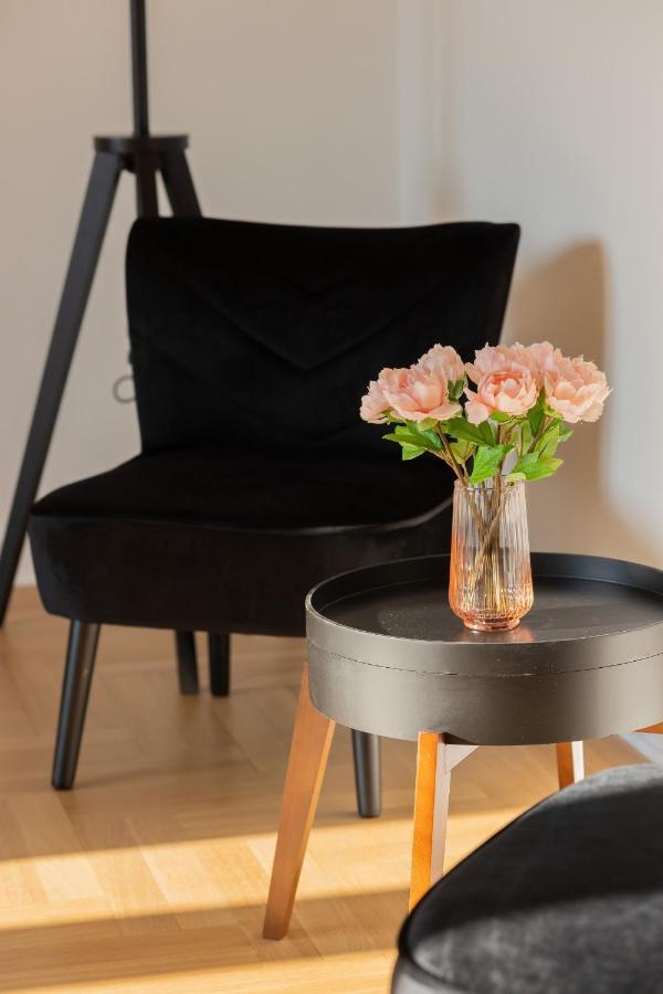 Apartament Ursus Spacious Two-bedroom By Renters *