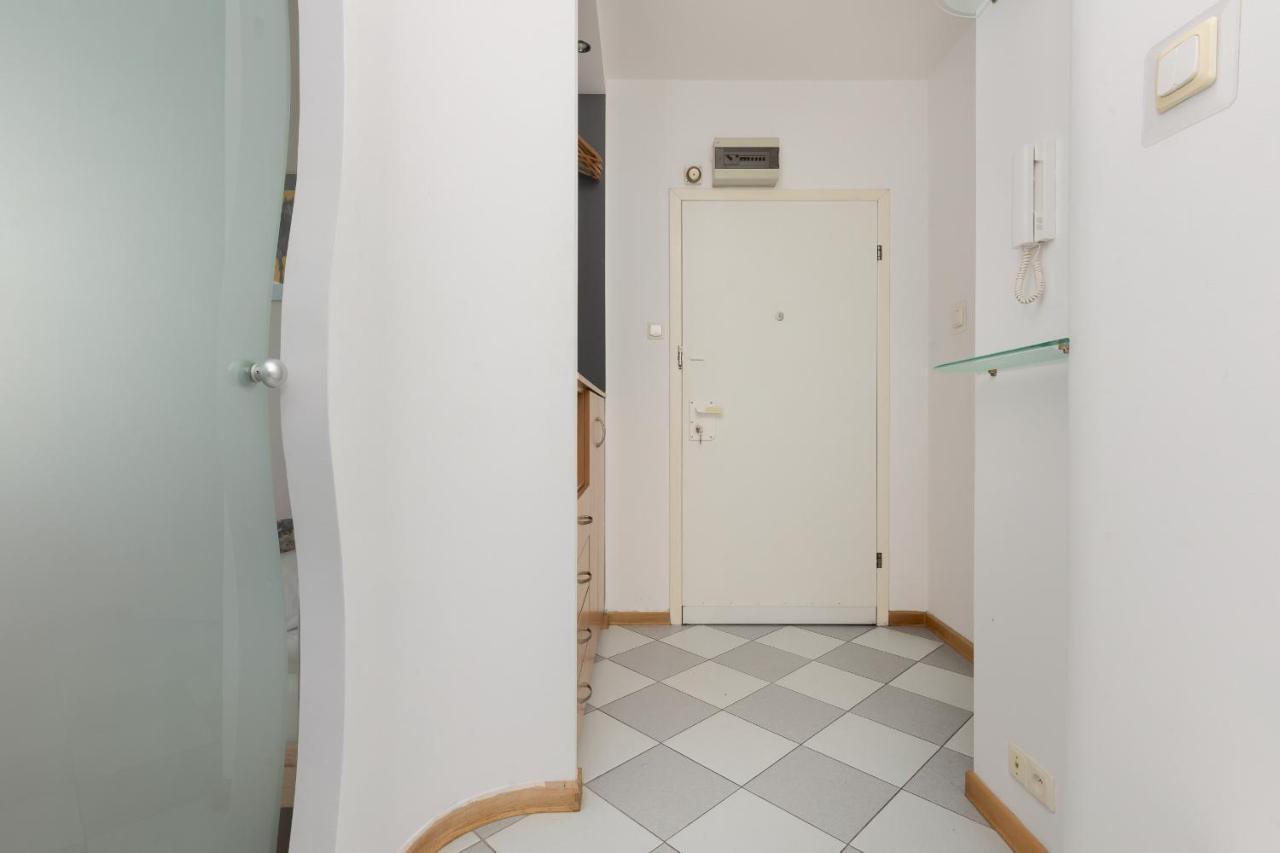 Comfy Powstancow Slaskich By Renters Apartment *