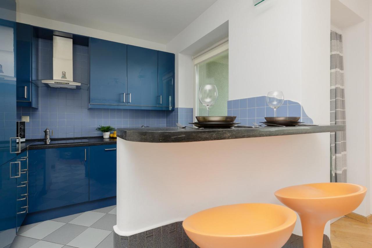 Comfy Powstancow Slaskich By Renters Apartment *