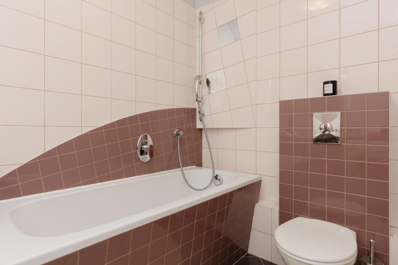 Comfy Powstancow Slaskich By Renters Apartment *