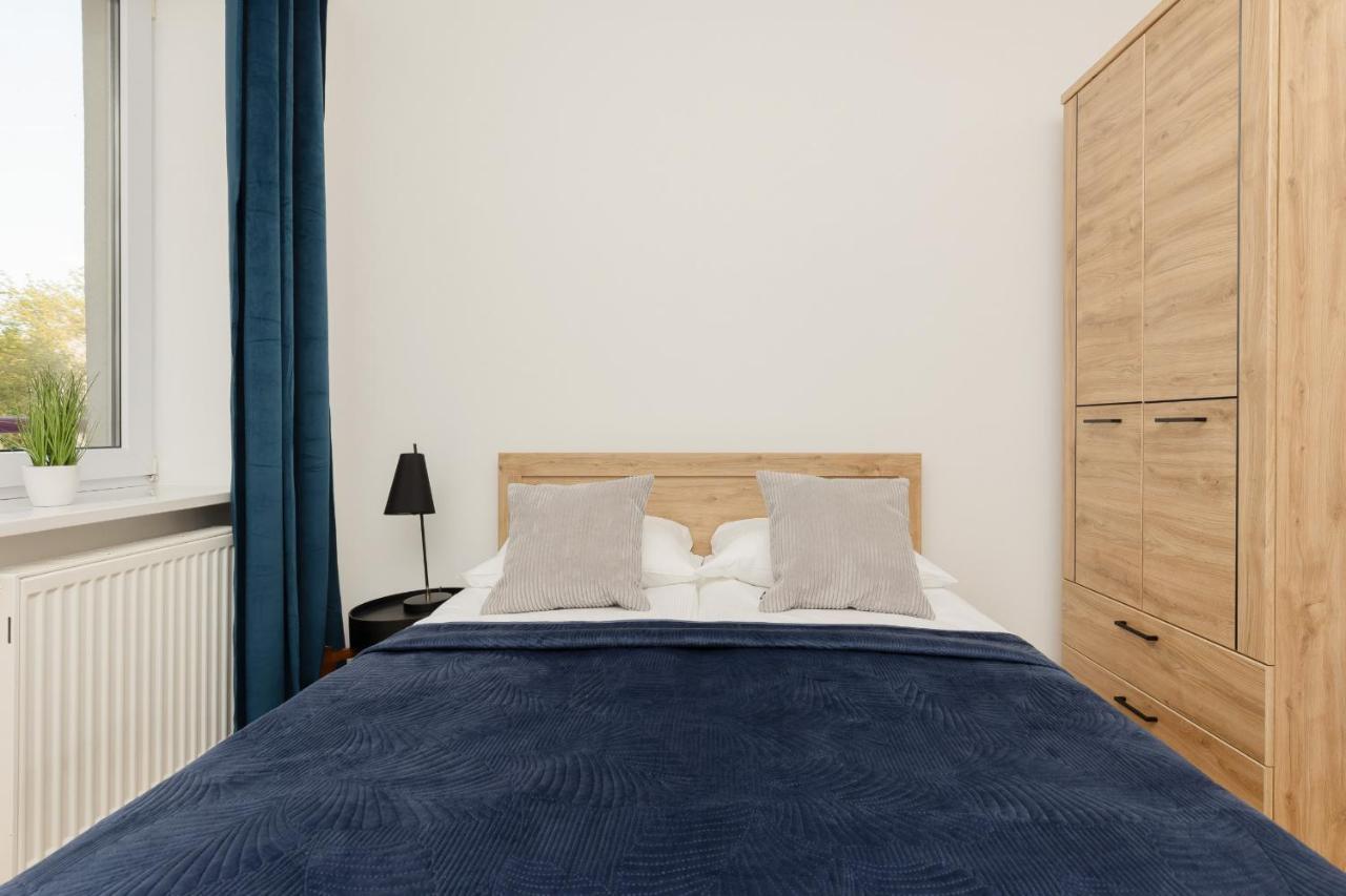 Apartament Ursus Spacious Two-bedroom By Renters Warszawa
