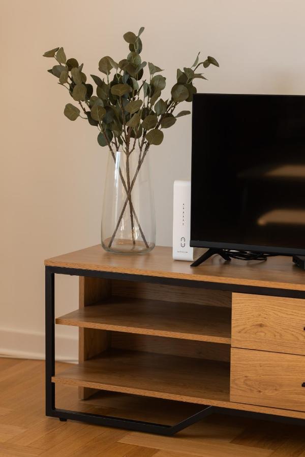 Ursus Spacious Two-bedroom By Renters Apartament Warszawa
