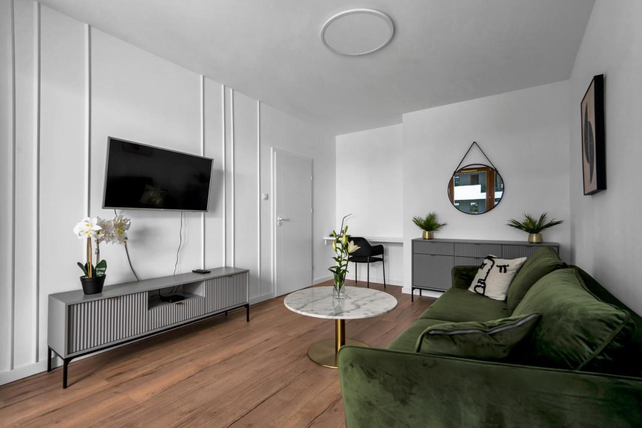 Kasprzaka 29a Business N2 - Parking, Balcony, Targi Expo - By Rentujemy Apartment