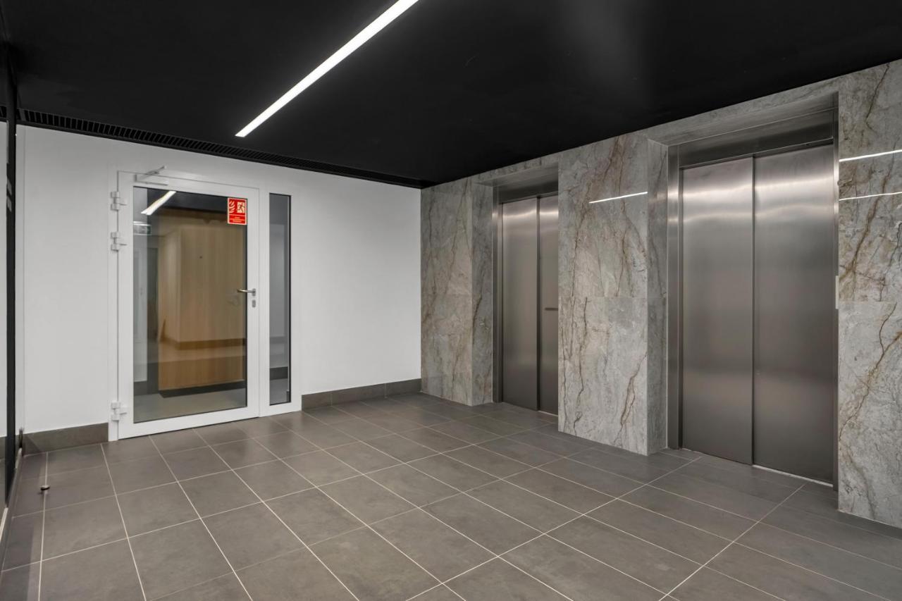 Kasprzaka 29a Business N2 - Parking, Balcony, Targi Expo - By Rentujemy Apartment