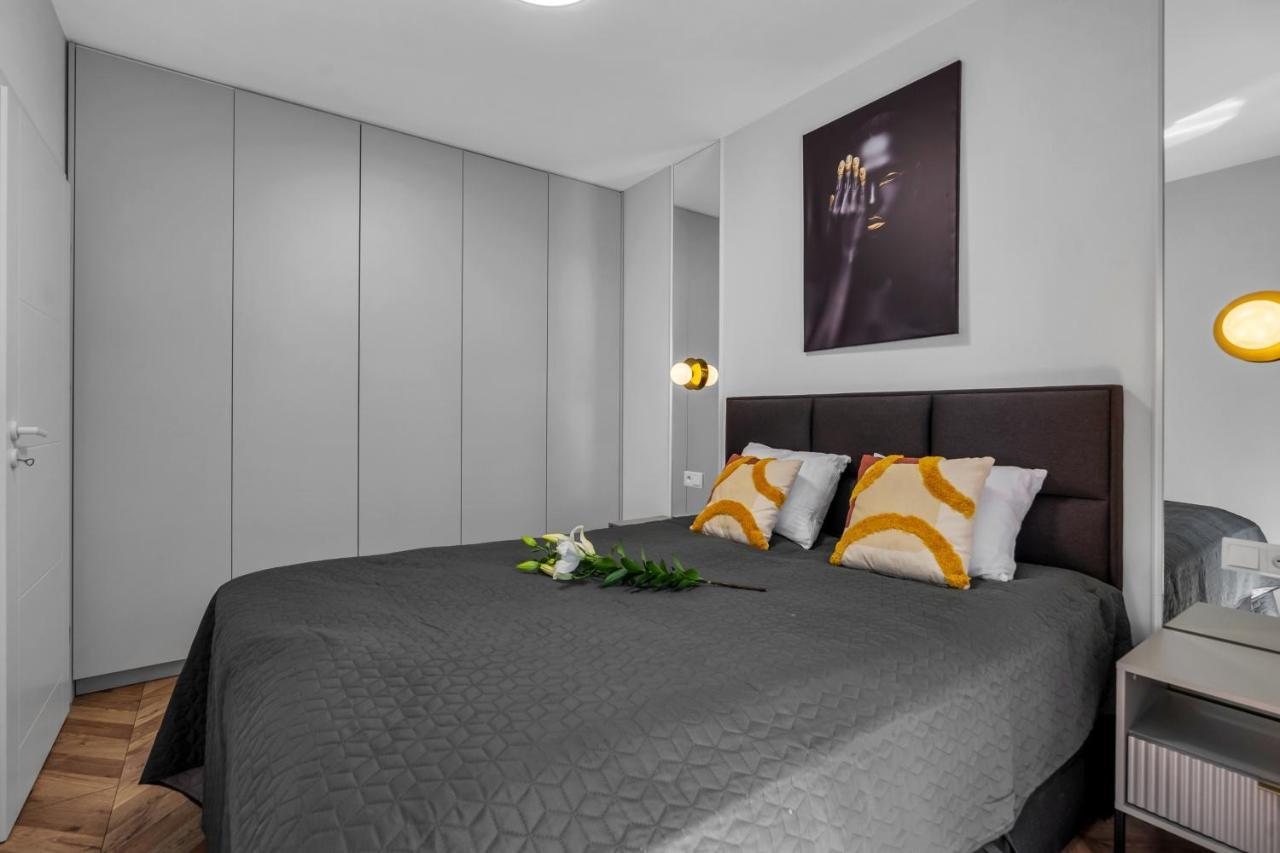 Apartament Kasprzaka 29a Business N1 - Parking, Balcony, Targi Expo - By Rentujemy *