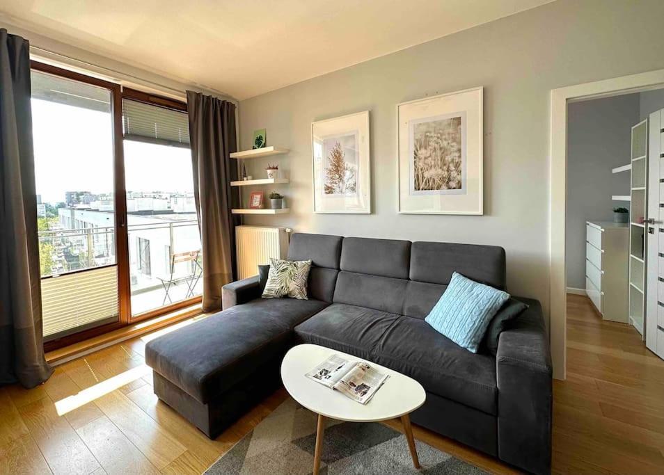 Wola Sowinskiego - Salon, Sypialnia, Balkon, Parking *
