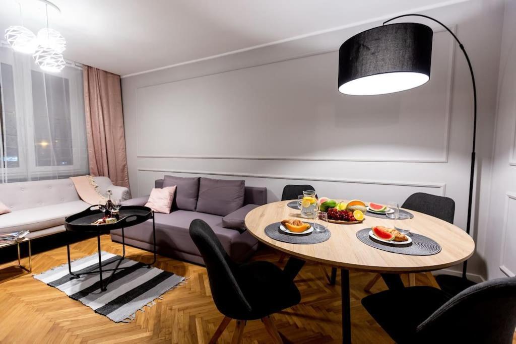 Elegant, Comfortable In The Heart Of Warsaw! Apartament *