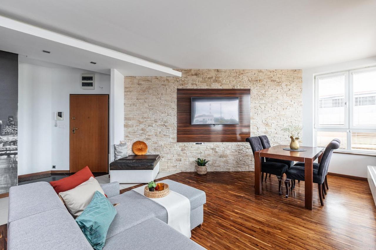 Superapart Konstancinska 2