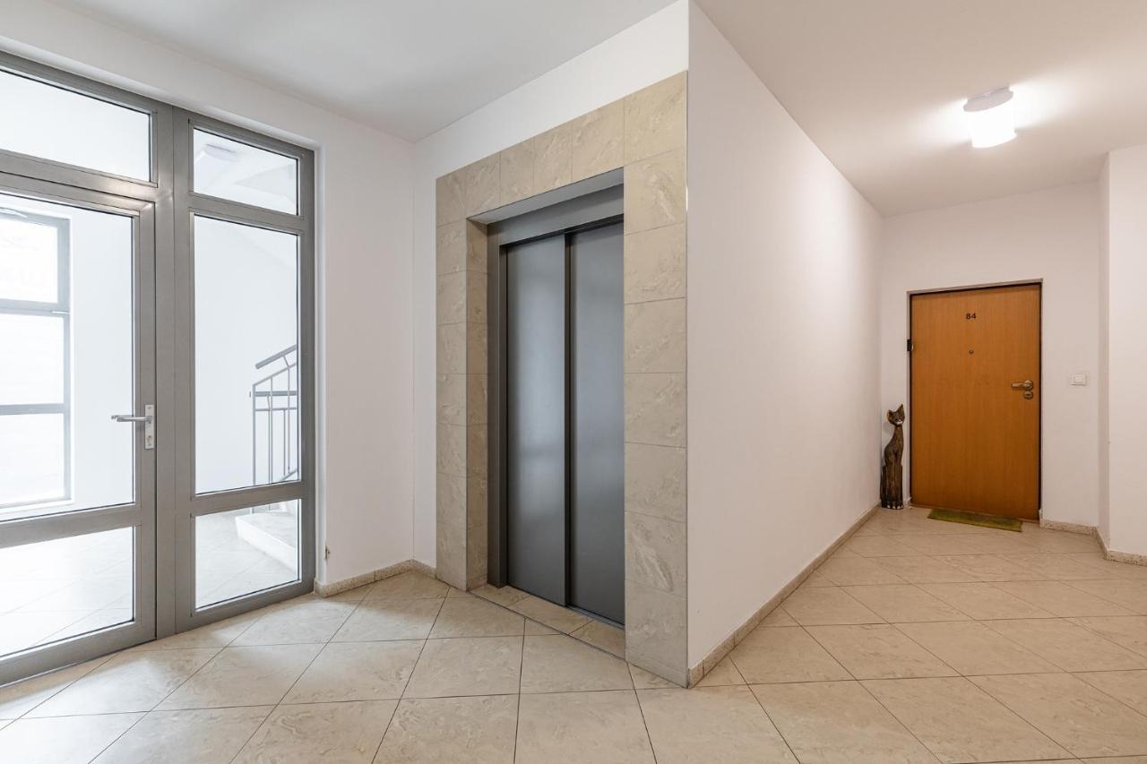 Superapart Konstancinska 2