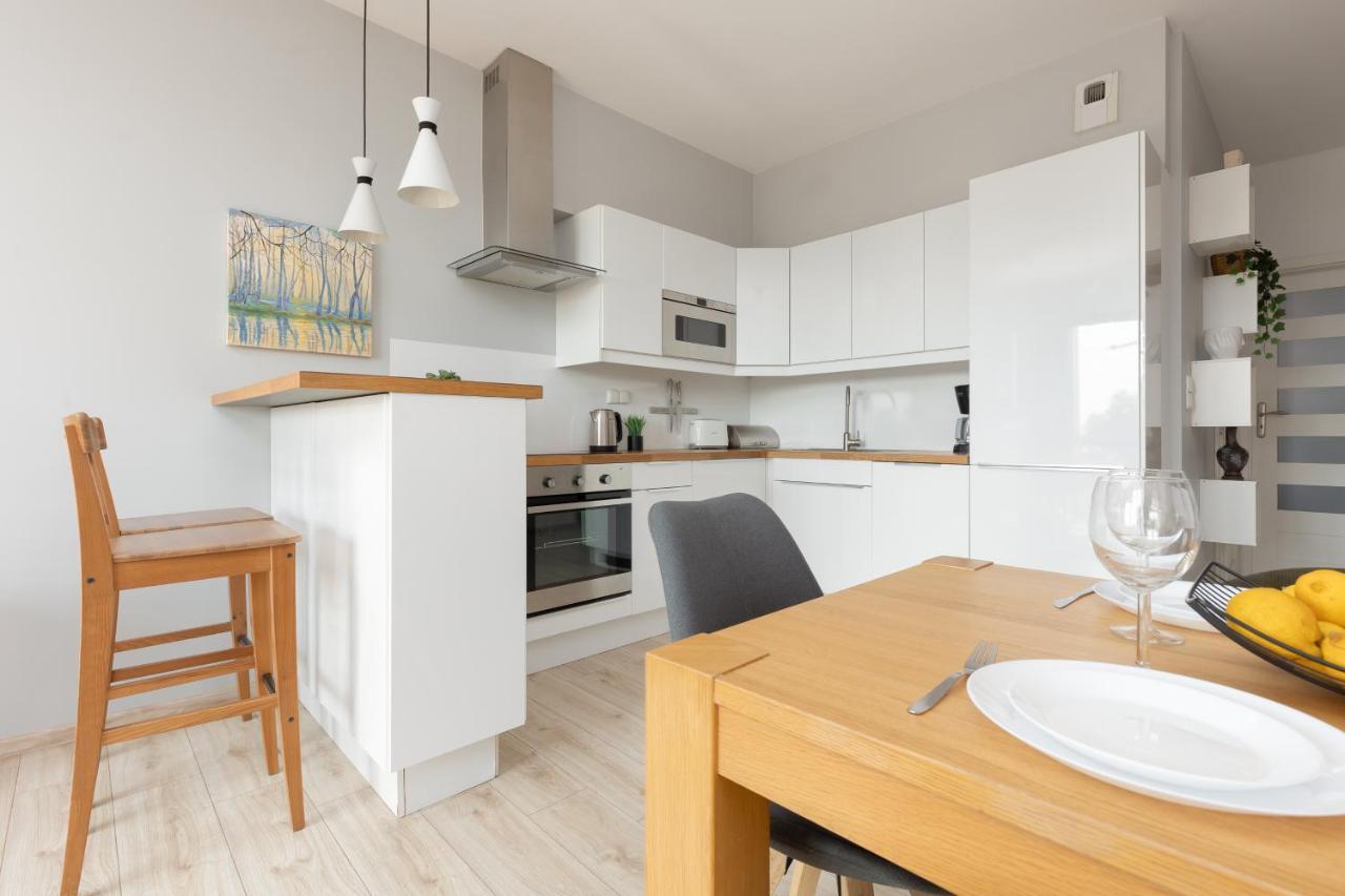 Symboliczna With Balcony & Parking By Renters * Warschau