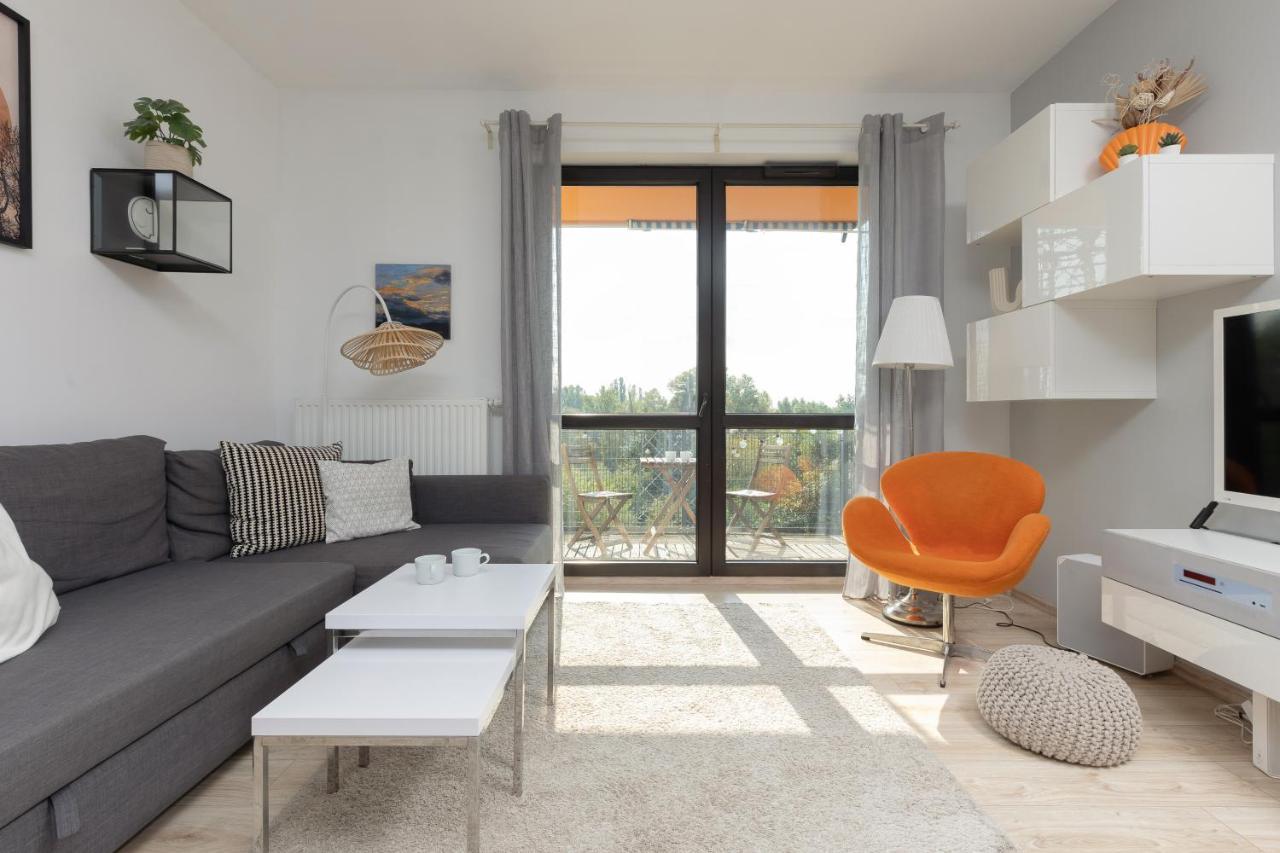 Apartment Symboliczna With Balcony & Parking By Renters