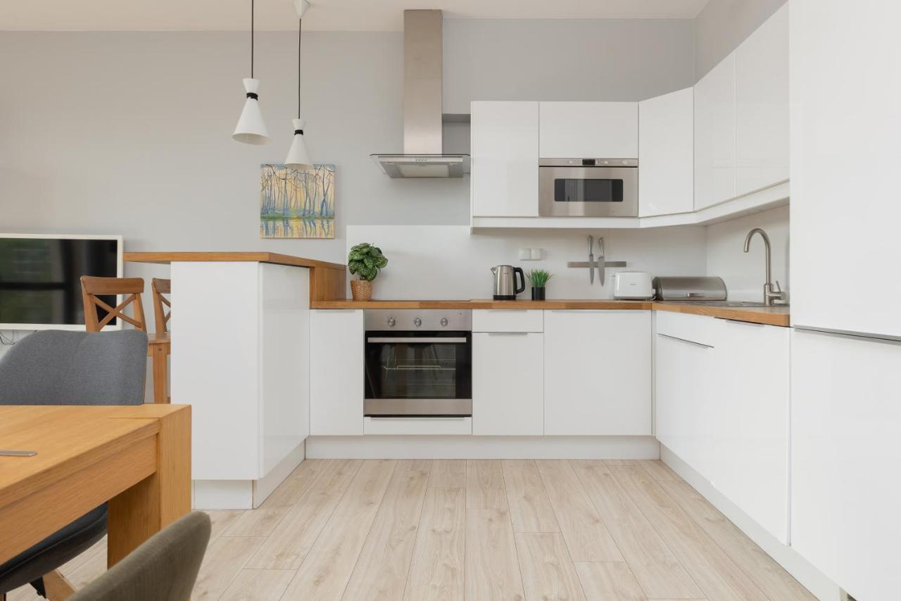 Apartment Symboliczna With Balcony & Parking By Renters Warschau
