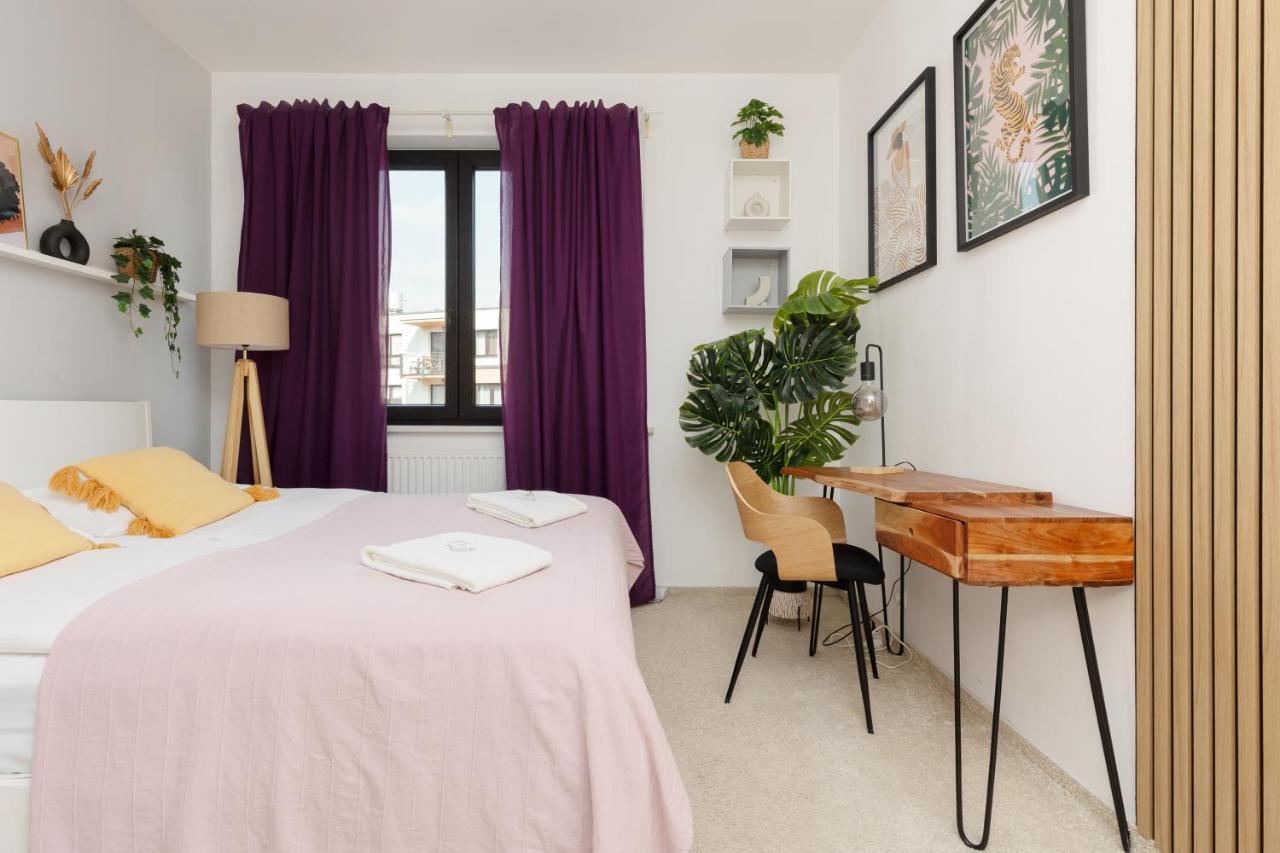 Symboliczna With Balcony & Parking By Renters Apartment *