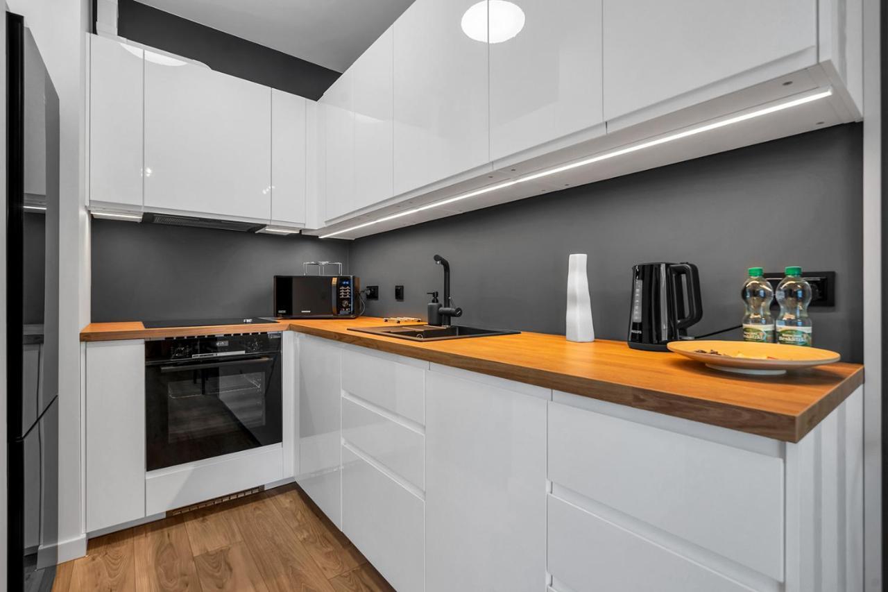 Lotnisko Chopina Modern Apartment Warschau