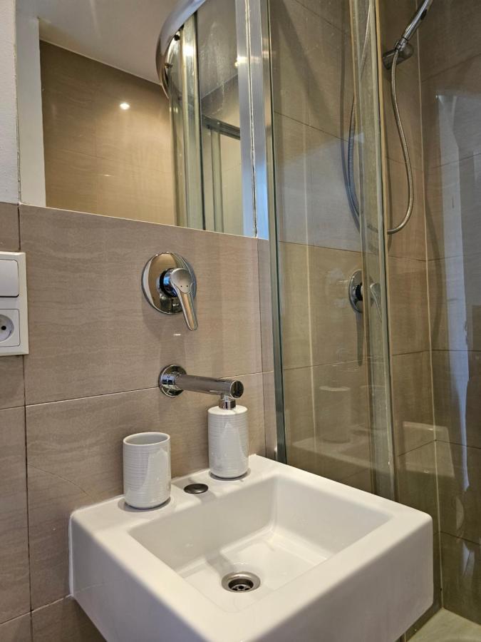 Studio Zelazna Apartment Warsaw