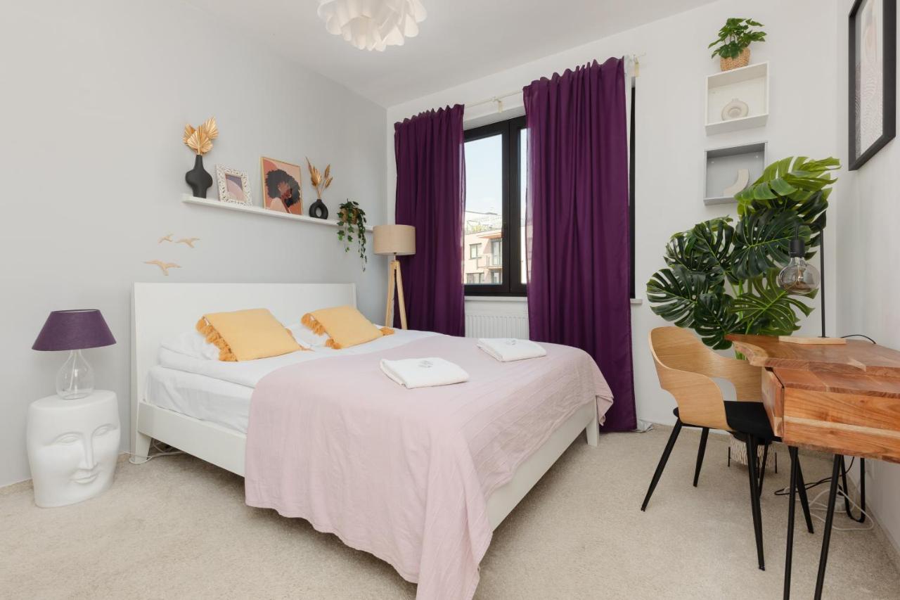 Apartment Symboliczna With Balcony & Parking By Renters Warschau