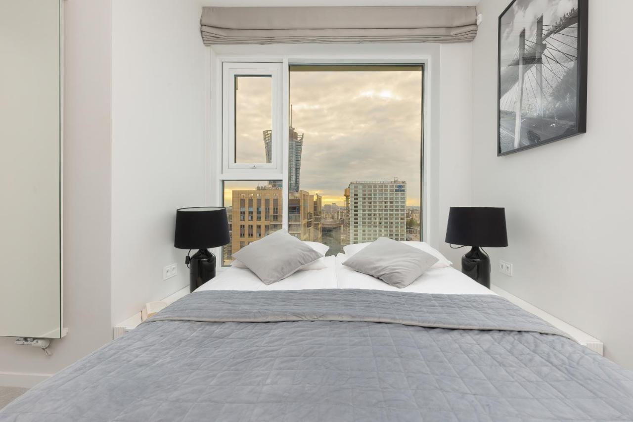 Luxurious Unique Tower With Skyline By Renters Prestige *