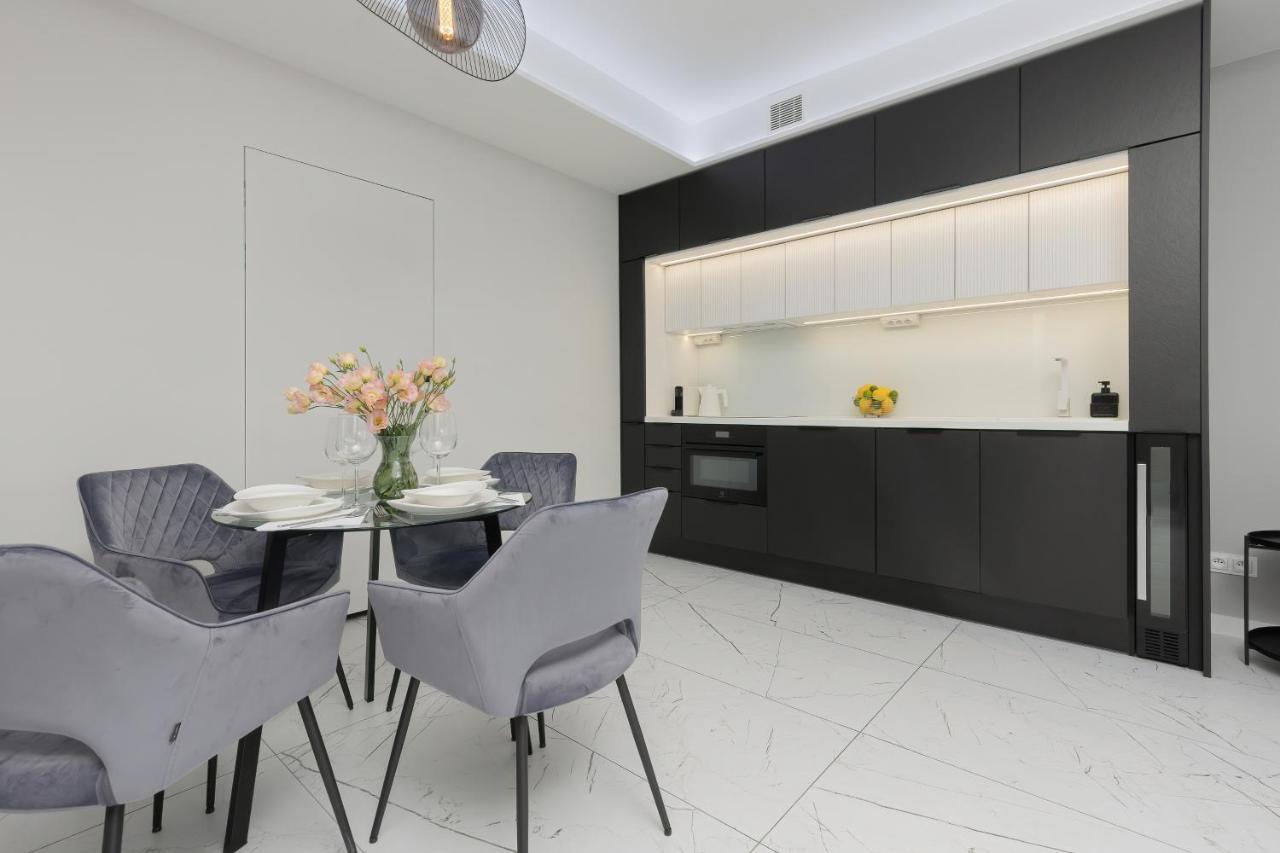 Luxurious Unique Tower With Skyline By Renters Prestige Warsaw