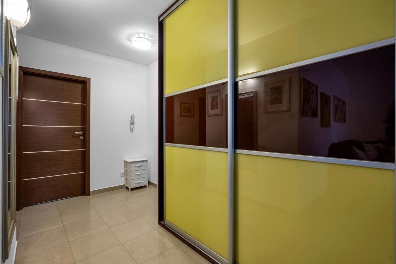 Apartment Bemowo Business - 62m2, Parking, Metro & Park Nearby - By Rentujemy Warschau