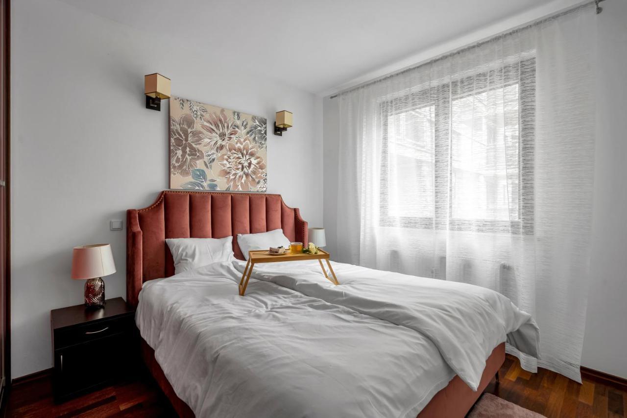 Apartment Bemowo Business - 62m2, Parking, Metro & Park Nearby - By Rentujemy Warschau
