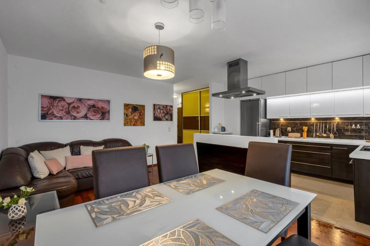 Bemowo Business - 62m2, Parking, Metro & Park Nearby - By Rentujemy Apartment Warschau
