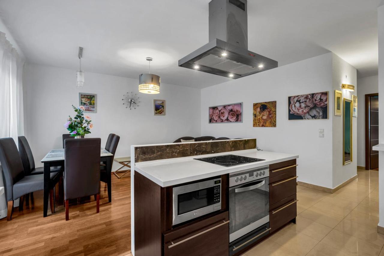 Apartment Bemowo Business - 62m2, Parking, Metro & Park Nearby - By Rentujemy