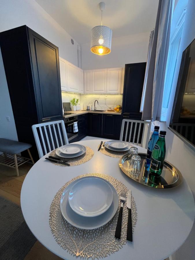 R House - Brand New With Patio And Garage * Warsaw