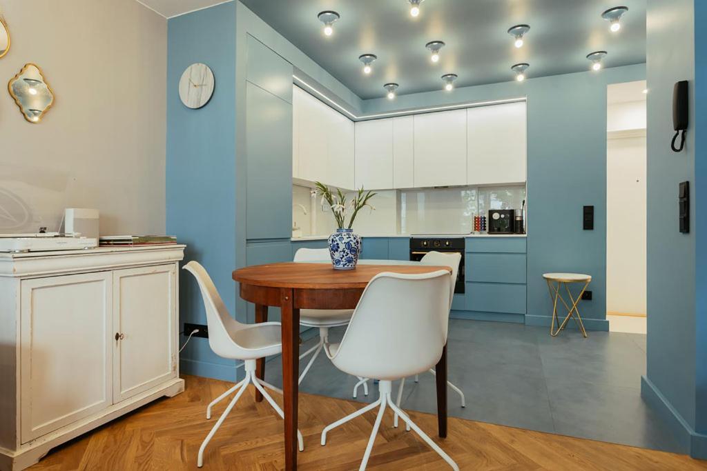 Apartment Project Comfort Apartament Aleje Jerozolimskie 131/12 *