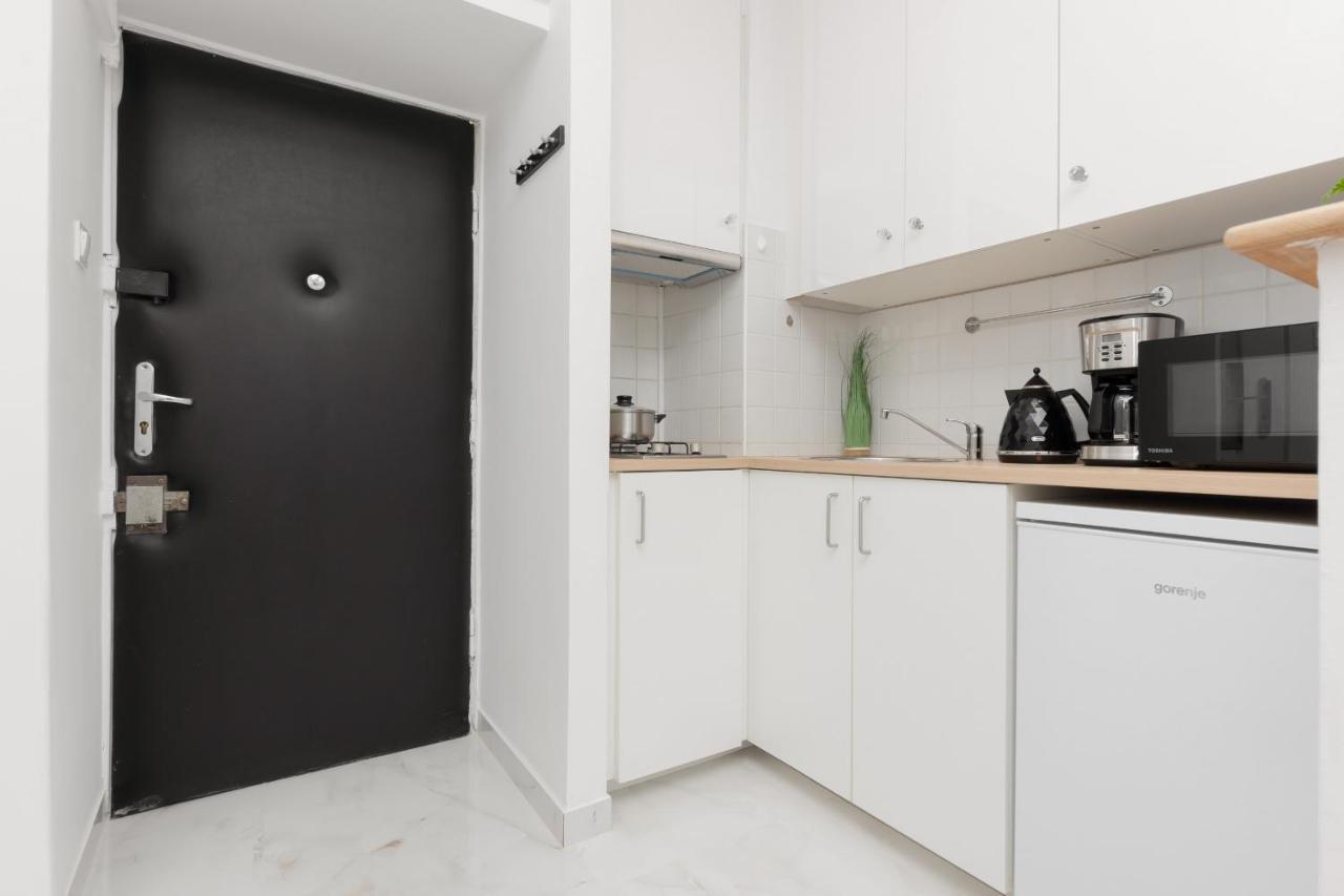Cozy & Modern Studio Zlota By Renters Apartment