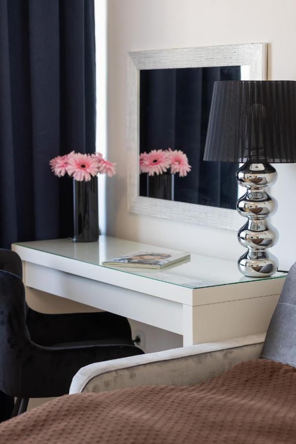 Cozy & Modern Studio Zlota By Renters *