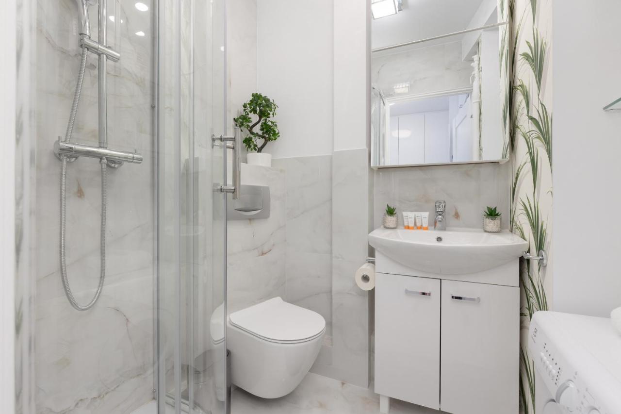 Cozy & Modern Studio Zlota By Renters *