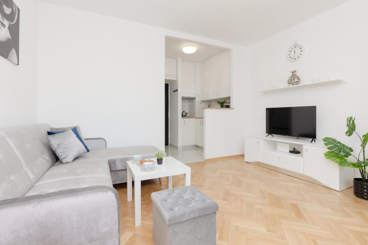 Cozy & Modern Studio Zlota By Renters Apartment *