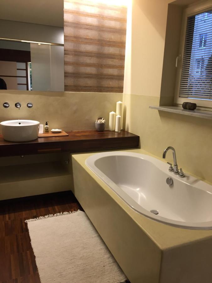 Solec Apartment *