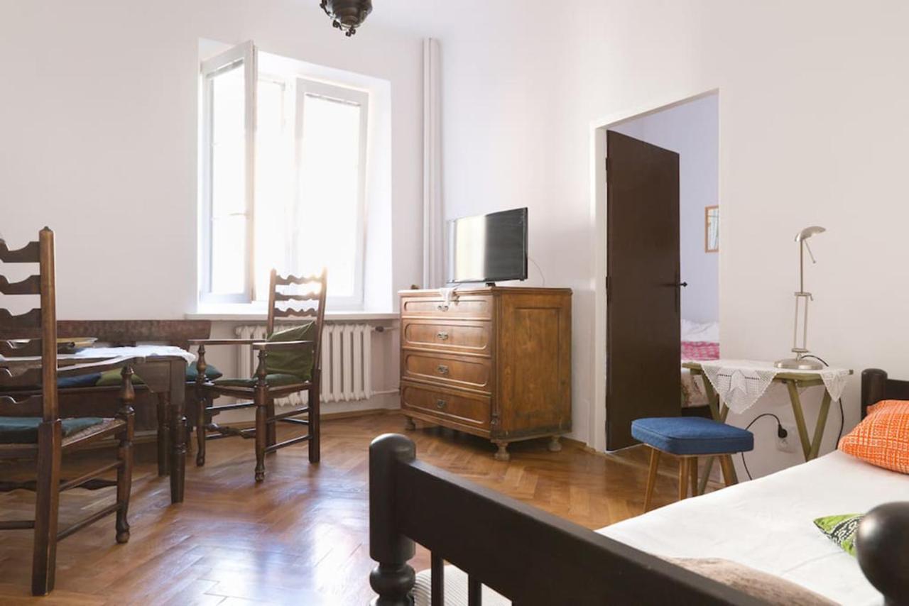 Apartment Feel Like At *