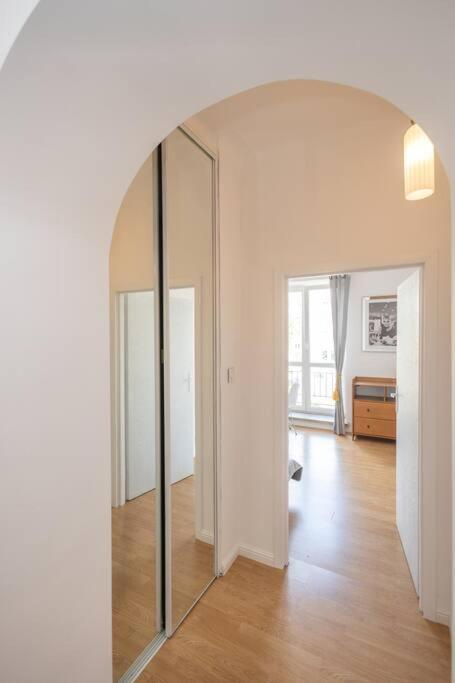 Apartment Spacious In Heart Of *