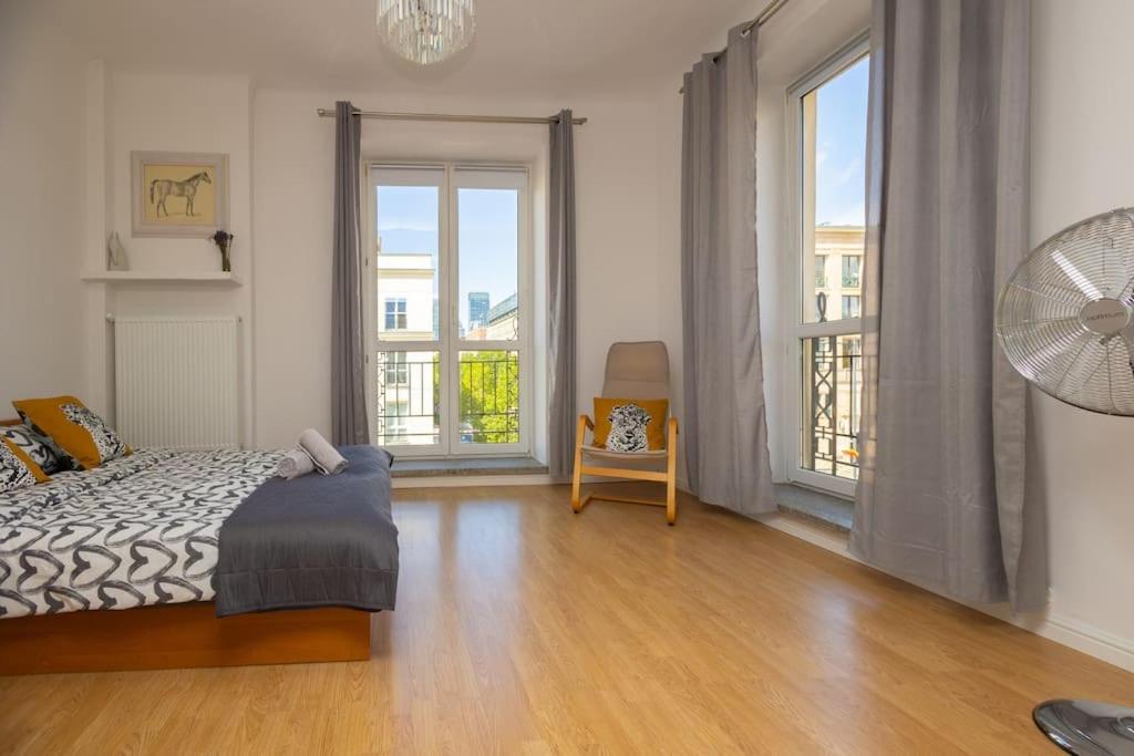 Apartament Spacious In Heart Of