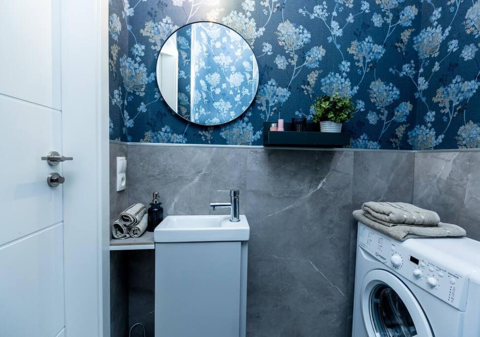 Apartment Romantyczny, Nowoczesny W Sercu Placu Zbawiciela! Warsaw