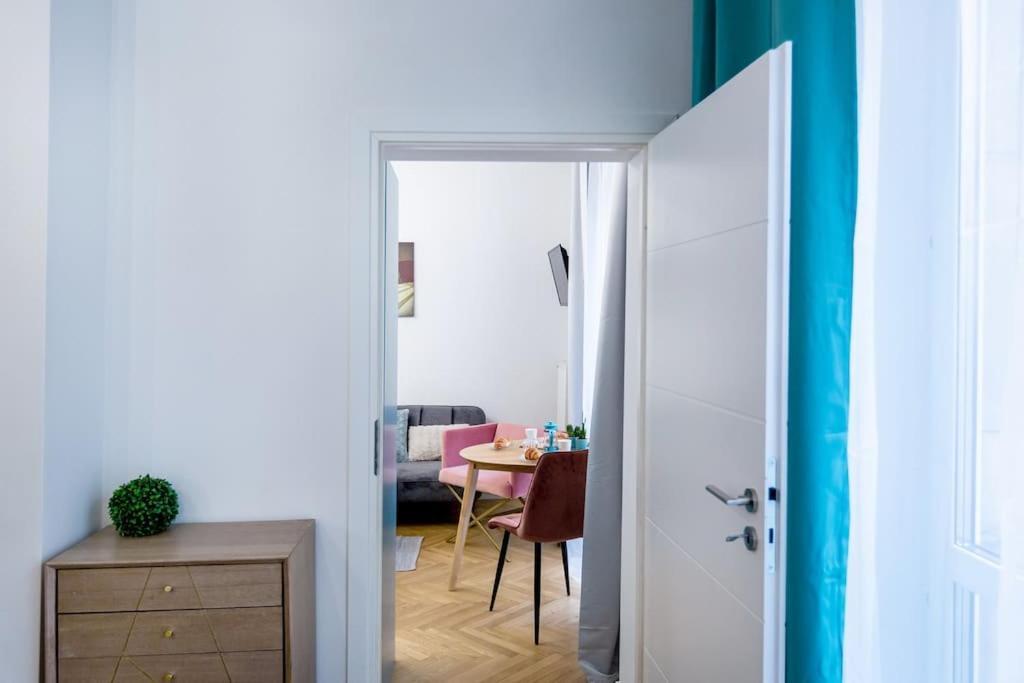 Romantyczny, Nowoczesny W Sercu Placu Zbawiciela! Apartment